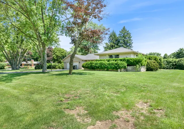 Homes for sale in Prospect Heights, IL | 15 E Leon Ln, Prospect Heights, IL 60070 | MLS# 12697515