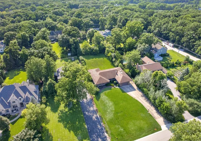 Homes for sale in Downers Grove, IL | 3620 Douglas Rd, Downers Grove, IL 60515 | MLS# 12697519