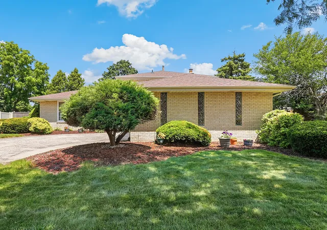 Homes for sale in Orland Park, IL | 8840 Terry Dr, Orland Park, IL 60462 | MLS# 12697530