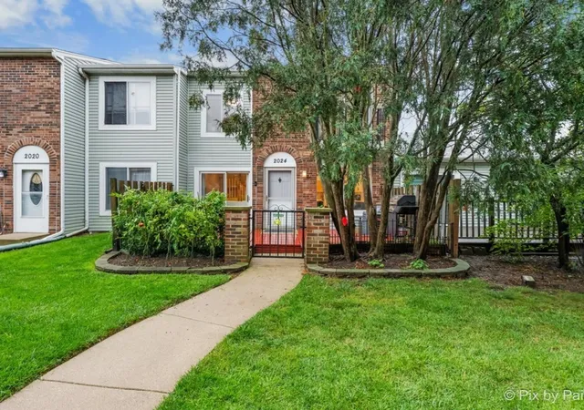 Townhouse for sale at 2024 Sudbury Dr, Hoffman Estates, IL 60169 | MLS# 12697584