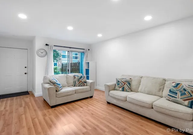 Photo 3 of Townhouse for sale at 2024 Sudbury Dr, Hoffman Estates, IL 60169 | MLS# 12697584 | Listing updated on 2026-09-25
