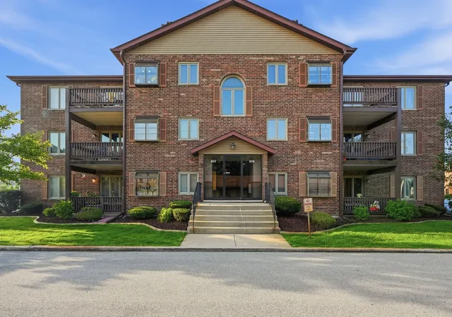 1st image of 6419 Oak Forest Ave #2S, Tinley Park, IL 60477 | MLS# 12697585