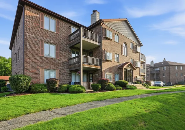 2nd image of 6419 Oak Forest Ave #2S, Tinley Park, IL 60477 | MLS# 12697585