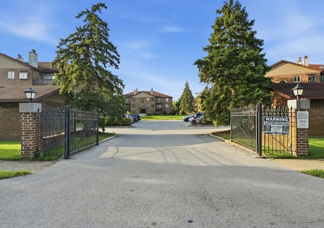 2nd image of 6419 Oak Forest Ave, Tinley Park, IL 60477