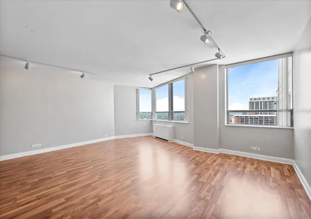 Homes for sale in Chicago, IL | 5701 N Sheridan Rd #30F, Chicago, IL 60660 | MLS# 12697601