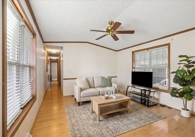 Homes for sale in Crystal Lake, IL | 726 Hillcrest Ln, Crystal Lake, IL 60014 | MLS# 12697635