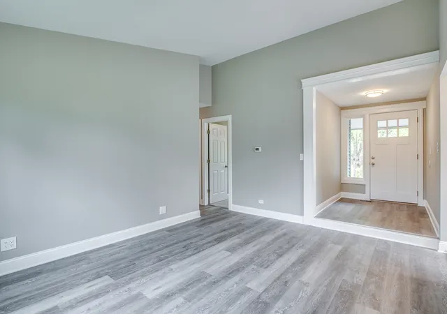 2nd image of 106 Foxcroft Rd, Naperville, IL 60565 | MLS# 12697636
