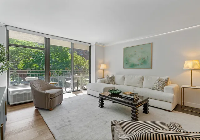 Homes for sale in Chicago, IL | 1430 N Astor St, Chicago, IL 60610
