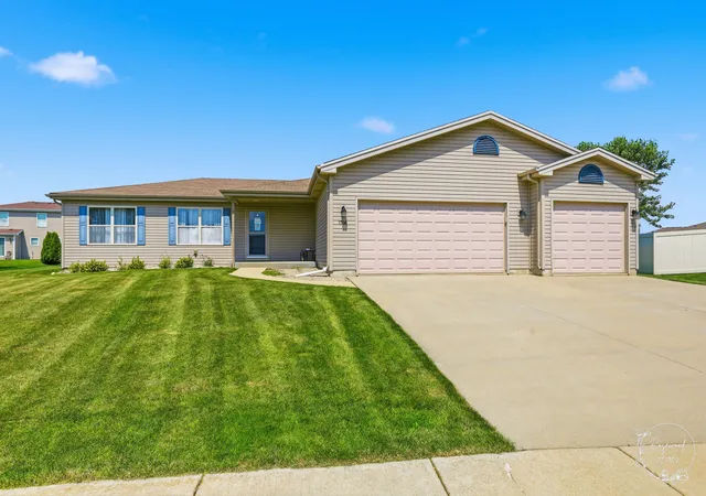 Homes for sale in Bourbonnais, IL | 1706 Terramere Dr, Bourbonnais, IL 60914 | MLS# 12697649