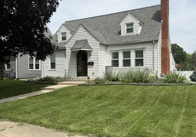 Homes for sale in Sterling, IL | 702 W 12th St, Sterling, IL 61081 | MLS# 12697650