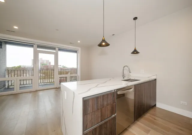 Homes for sale in Chicago, IL | 2342 W Adams St #402, Chicago, IL 60612 | MLS# 12697651