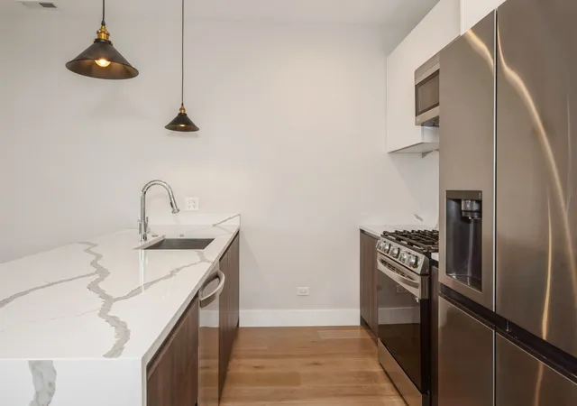 Homes for sale in Chicago, IL | 2342 W Adams St #402, Chicago, IL 60612 | MLS# 12697651