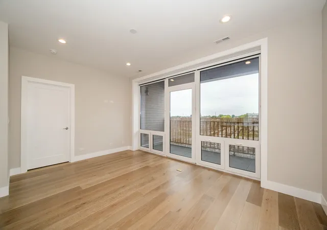 Homes for sale in Chicago, IL | 2342 W Adams St #402, Chicago, IL 60612 | MLS# 12697651