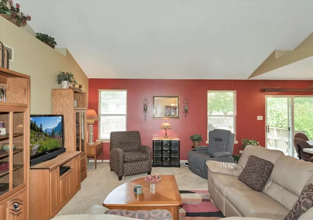 Photo 3 of Single family home for sale at 1407 Peacock Ln, Plainfield, IL 60586 | MLS# 12697670 | Listing updated on 2026-10-21