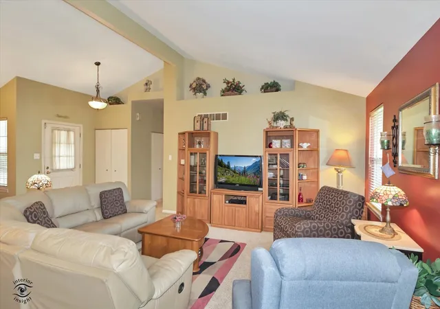 Photo 4 of Single family home for sale at 1407 Peacock Ln, Plainfield, IL 60586 | MLS# 12697670 | Listing updated on 2026-10-21