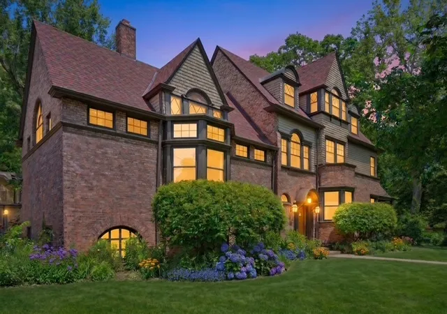 3rd image of 225 Hamilton St, Evanston, IL 60202 | MLS# 12697684