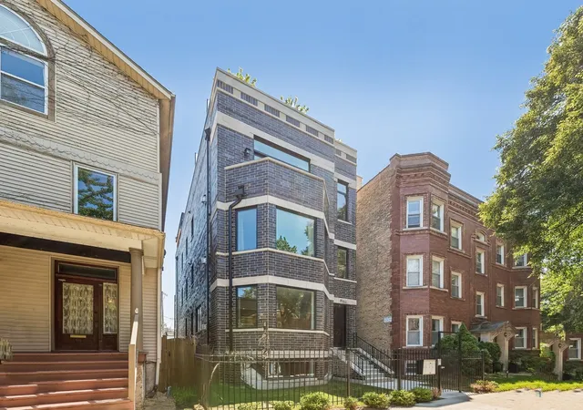 Homes for sale in Chicago, IL | 1845 W Waveland Ave #1, Chicago, IL 60613 | MLS# 12697695