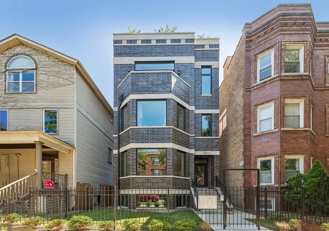 Homes for sale in Chicago, IL | 1845 W Waveland Ave #1, Chicago, IL 60613 | MLS# 12697695