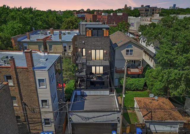 Homes for sale in Chicago, IL | 1845 W Waveland Ave #1, Chicago, IL 60613 | MLS# 12697695