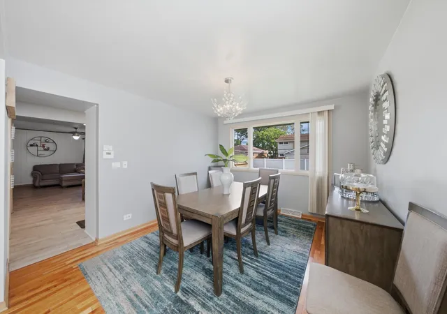 4th image of 10623 Windsor Dr, Westchester, IL 60154 | MLS# 12697700