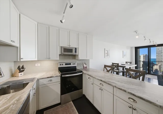 5th image of 1560 N Sandburg Ter #2708J, Chicago, IL 60610 | MLS# 12697701