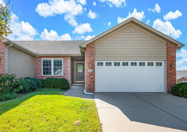 Townhouse for sale at 171 Cassidy Rd, Normal, IL 61761 | MLS# 12697711