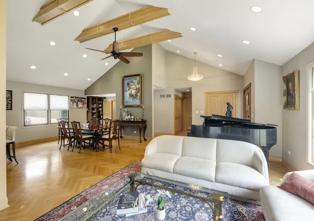 5th image of 730 Castlewood Ln, Deerfield, IL 60015 | MLS# 12697716