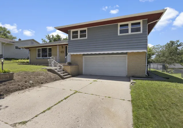 Homes for sale in Rockford, IL | 2219 24th St, Rockford, IL 61108 | MLS# 12697726