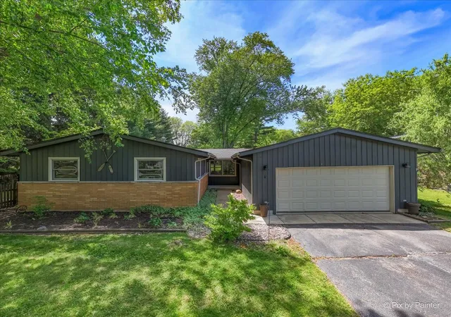 Homes for sale in Johnsburg, IL | 3403 Cove Ct, Johnsburg, IL 60051 | MLS# 12697733