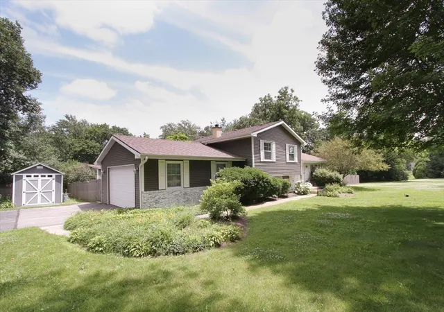 Homes for sale in St. Charles, IL | 4n681 Brookside West Dr, St. Charles, IL 60175 | MLS# 12697765