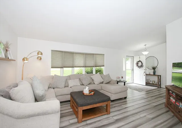 4th image of 4N681 Brookside West Dr, St. Charles, IL 60175 | MLS# 12697765