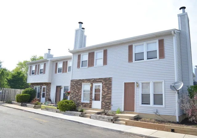 Homes for sale in Aurora, IL | 1235 Marywood Ct #0, Aurora, IL 60505 | MLS# 12697783