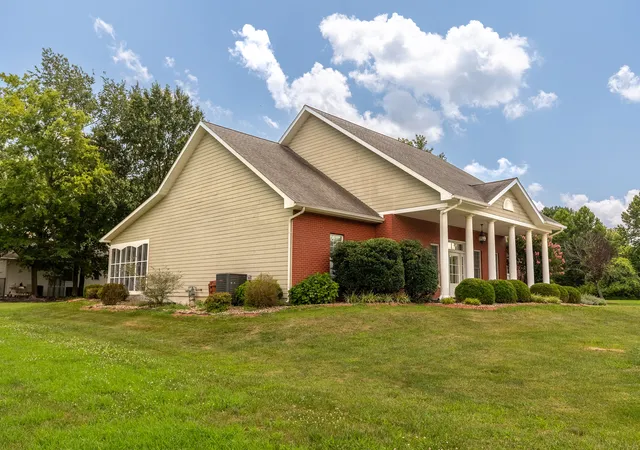 Homes for sale in Carbondale, IL | 605 Deer Trl, Carbondale, IL 62901 | MLS# 12697794
