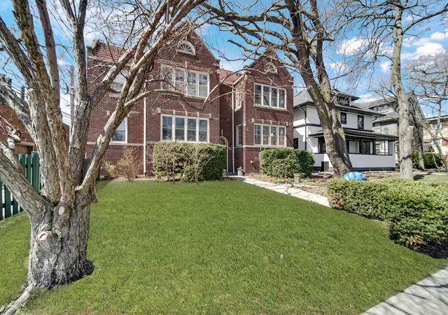 Homes for sale in Oak Park, IL | 431 S East Ave #1N, Oak Park, IL 60302 | MLS# 12697799