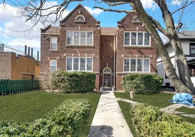 Homes for sale in Oak Park, IL | 431 S East Ave #1N, Oak Park, IL 60302 | MLS# 12697799