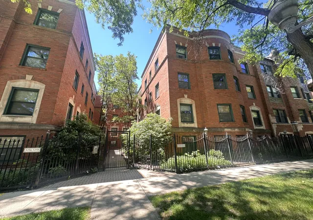 Homes for sale in Chicago, IL | 5252 S Drexel Ave #1A, Chicago, IL 60615 | MLS# 12697802
