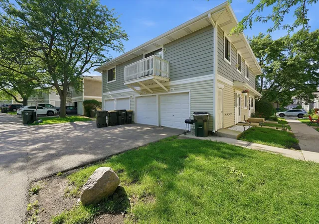 Homes for sale in Hanover Park, IL | 1437 Sutter Dr #1437, Hanover Park, IL 60133 | MLS# 12697816