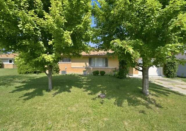Photo 3 of Single family home for sale at 22205 Central Park Ave, Park Forest, IL 60466 | MLS# 12697833 | Listing updated on 2026-09-21