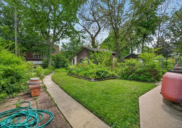 Homes for sale in Chicago, IL | 11427 S Longwood Dr, Chicago, IL 60643 | MLS# 12697851
