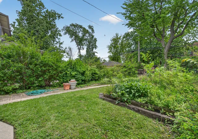 Homes for sale in Chicago, IL | 11427 S Longwood Dr, Chicago, IL 60643 | MLS# 12697851