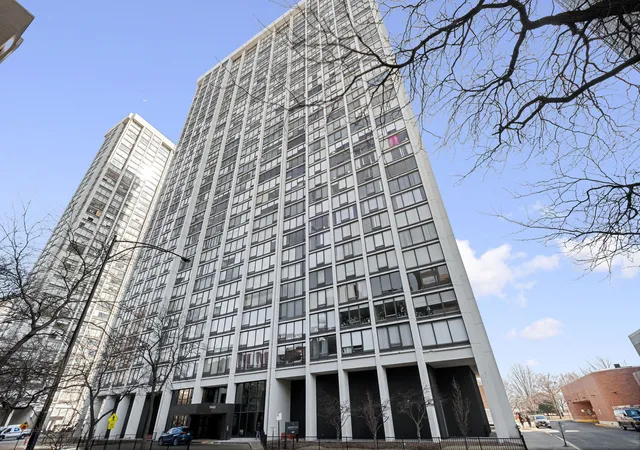 Homes for sale in Chicago, IL | 5445 N Sheridan Rd #802, Chicago, IL 60640 | MLS# 12697862