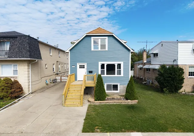 Homes for sale in Chicago, IL | 6730 W Dakin St, Chicago, IL 60634 | MLS# 12697871