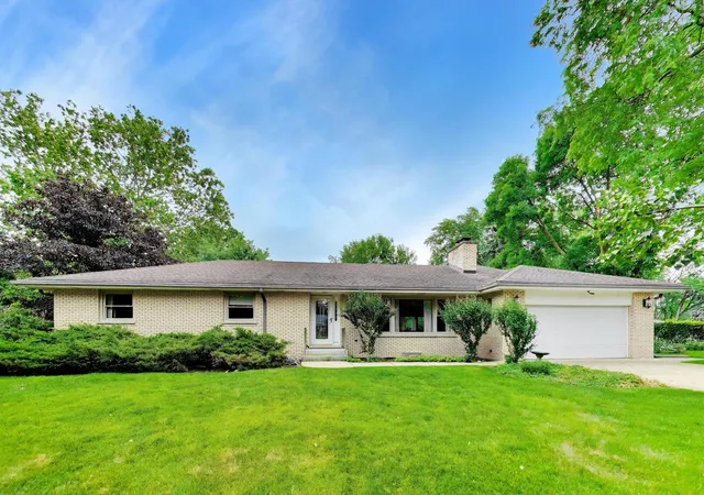 Homes for sale in Prospect Heights, IL | 1015 Sherwood Dr, Prospect Heights, IL 60070 | MLS# 12697885