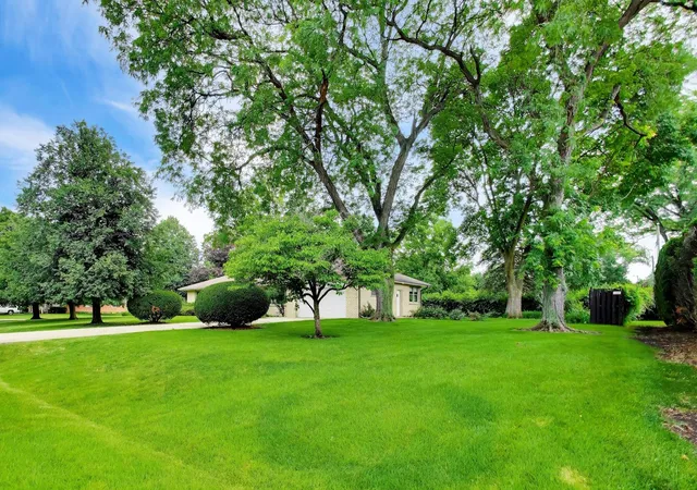 Homes for sale in Prospect Heights, IL | 1015 Sherwood Dr, Prospect Heights, IL 60070 | MLS# 12697885
