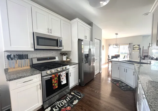 Photo 2 of Townhouse for sale at 615 W St Johns Pl, Addison, IL 60101 | MLS# 12697892 | Listing updated on 2026-08-25