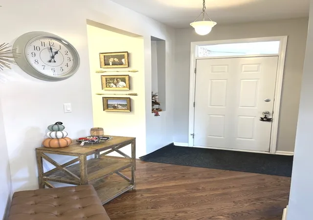 Photo 3 of Townhouse for sale at 615 W St Johns Pl, Addison, IL 60101 | MLS# 12697892 | Listing updated on 2026-08-25