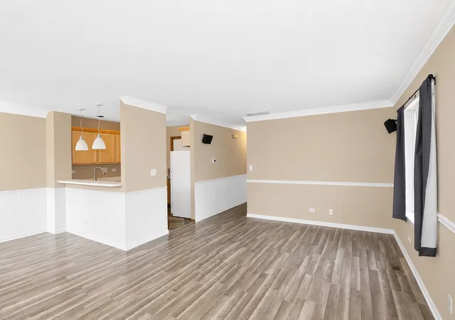 Homes for sale in South Elgin, IL | 302 Windsor Ct, South Elgin, IL 60177