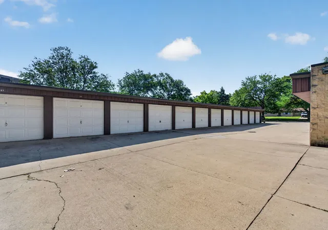 Homes for sale in Joliet, IL | 3119 Ingalls Avenue, Joliet, IL 60435 | Houzeo