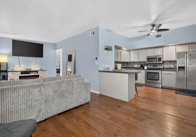 Homes for sale in Joliet, IL | 3119 Ingalls Ave #3D, Joliet, IL 60435 | MLS# 12697900