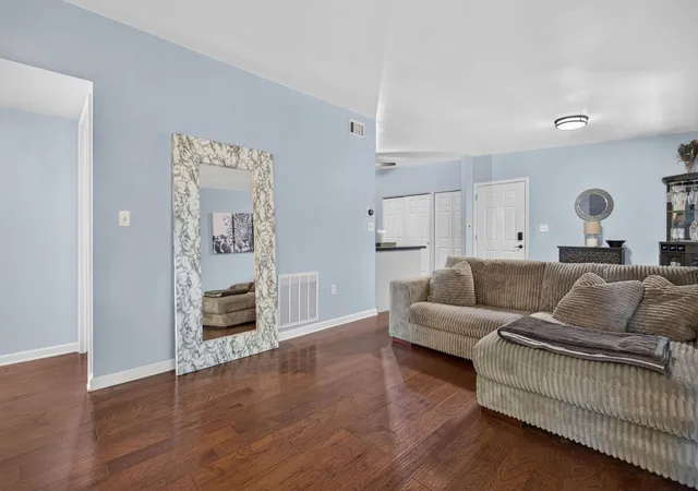 Homes for sale in Joliet, IL | 3119 Ingalls Ave #3D, Joliet, IL 60435 | MLS# 12697900
